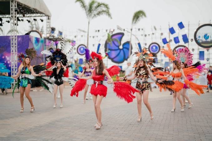Charm Resort Long Hải hưởng lợi từ quảng trường lễ hội