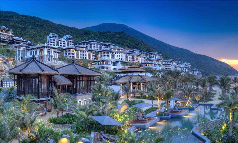 Phù thủy kiến trúc 'hóa phép' cho hàng loạt resort 5 sao sang chảnh ở Việt Nam: Phạt chủ đầu tư 1.000 USD vì… tiếc 1 cái cây, tự hào khi bị người khác ăn cắp thiết kế