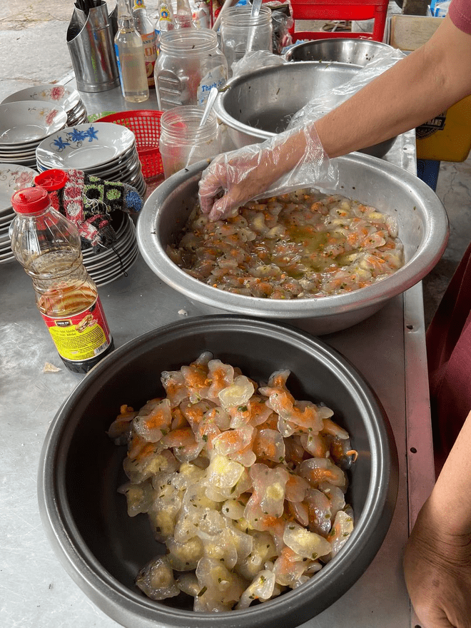 Ngoài khung cảnh đẹp không kém gì Đà Lạt, Bảo Lộc còn có đủ món ngon