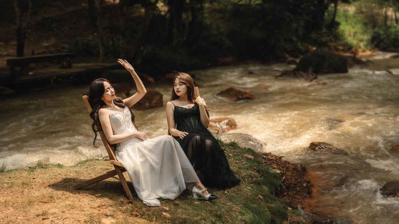 Check In Vườn địa đàng