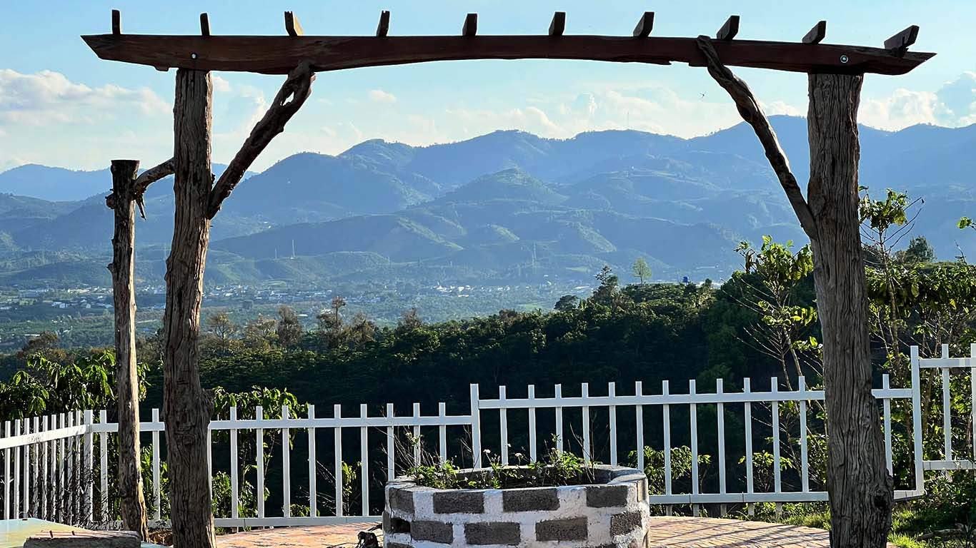 Khung cảnh xã Tân Lạc