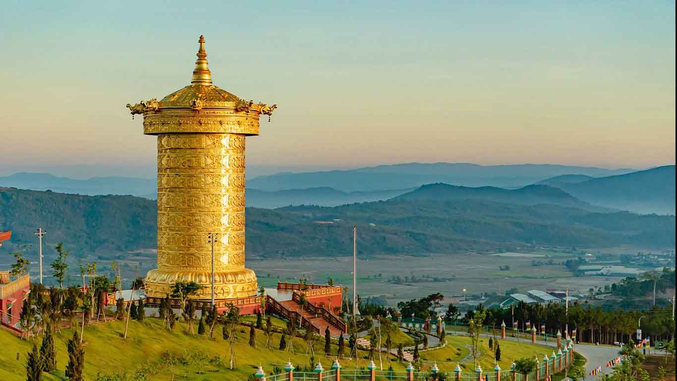 Thap Kinh Luân Đà Lạt